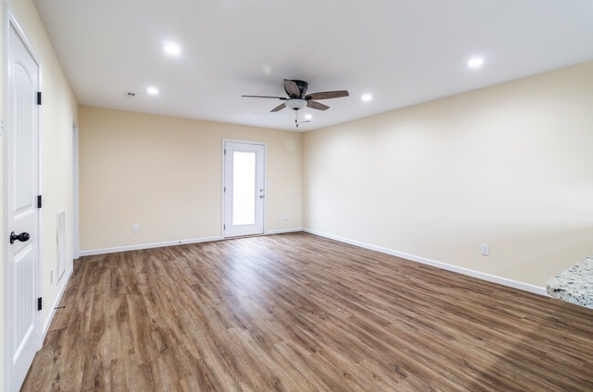 Building Photo - 936 Warrior Hill Dr