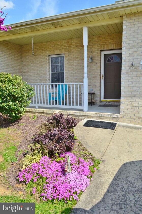 672 Allegheny Cir, Woodstock, VA 22664 House for Rent in Woodstock