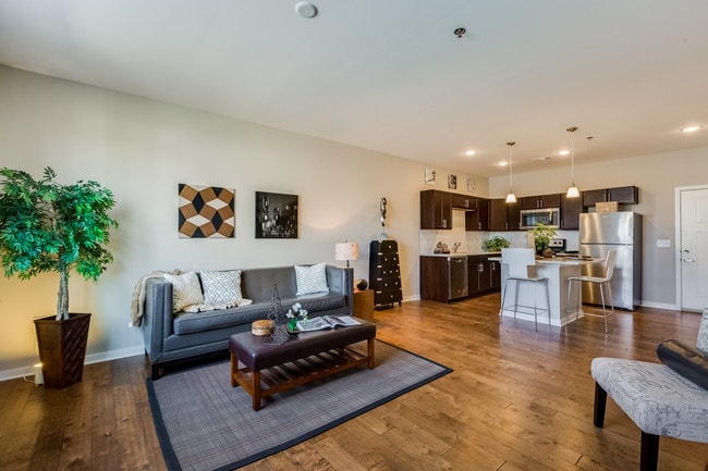 Building Photo - 1118 Litton Ave