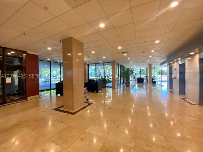 Foto del edificio - 400 Kings Point Dr