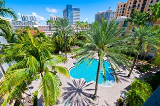 Building Photo - 720 S Sapodilla Ave