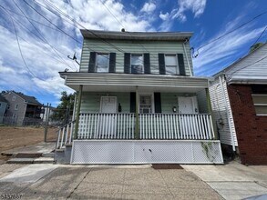 Building Photo - 46 Hillman St