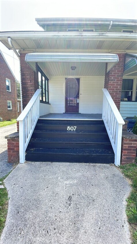 Primary Photo - 3 Bedroom 2 Car Detached Garage