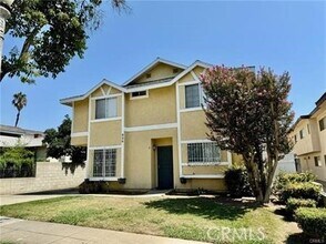 Building Photo - 824 S Sierra Vista Ave
