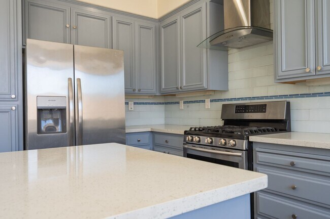 Foto del edificio - ***Exceptional 3BR/2.5BA Residence in Prime *** San Leandro Location