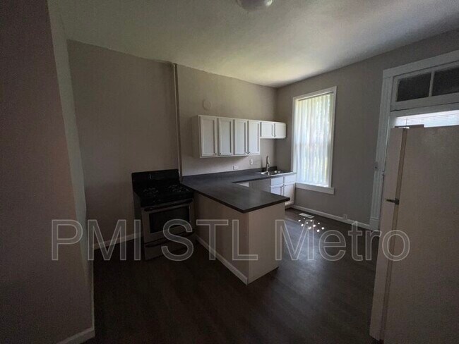 Foto del edificio - 2122 Chippewa St