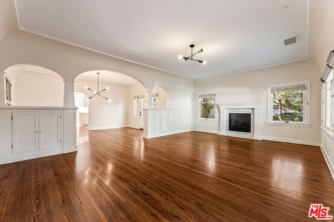 Building Photo - 602 11th St