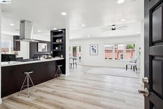 Building Photo - 2800 Seville Cir