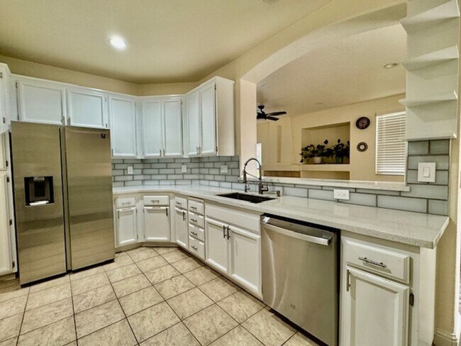 Building Photo - COZY AND CLEAN 3 BED, 2 BATH, ONE STORY WI...