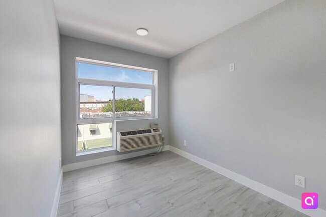 Building Photo - 1079 Lafayette Ave