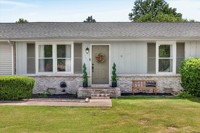Building Photo - 576 Cynthia Dr