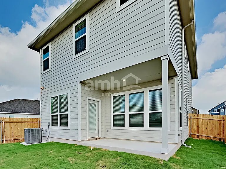 Foto principal - 2706 Lillybrook Ln