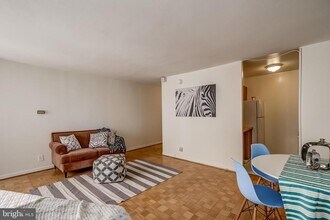 Building Photo - 224 W Rittenhouse Square