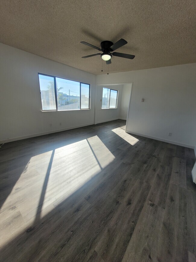 Foto del edificio - 10926 Acacia Ave
