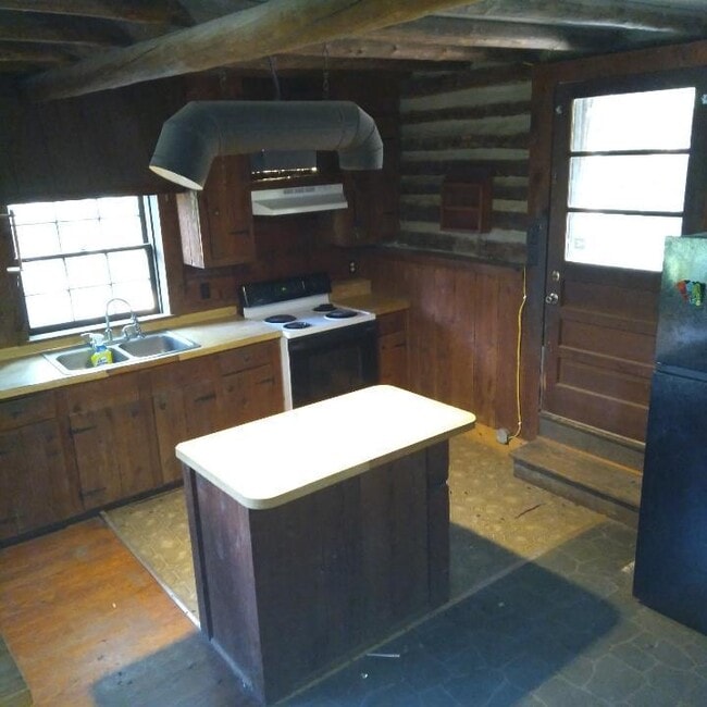Building Photo - 394 Rock Hill Dr