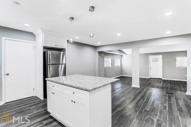 Building Photo - 3680 Brookcrest Cir