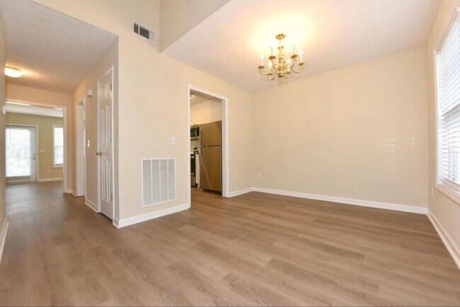 Foto del edificio - 2428 E University Dr