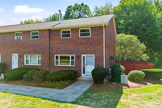 Building Photo - 24 Oakridge Dr