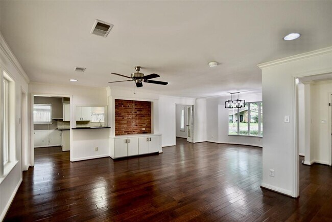 Foto del edificio - 5531 Yarwell Dr