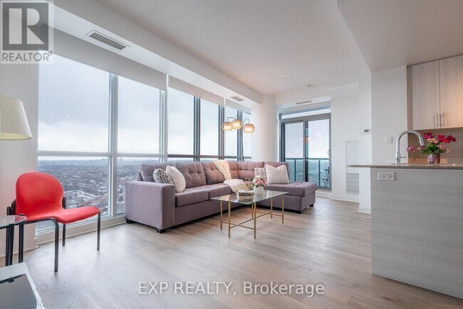 Building Photo - 3985-3985 Grand Park Dr