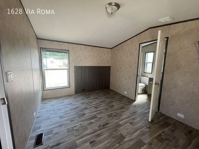 Building Photo - 1628 Via Roma Dr