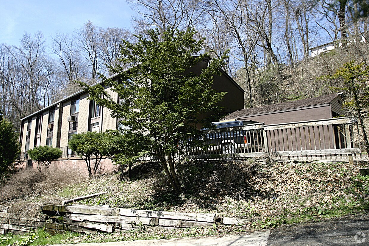 Primary Photo - 264 Spring Run Rd