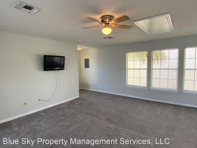 Building Photo - Studio, 1 bath House - 202 Reserve Place #B