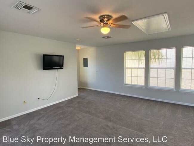 Foto del edificio - Studio, 1 bath House - 202 Reserve Place #B
