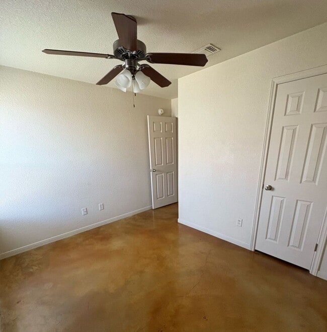 Foto del edificio - 1402 Powder River Dr