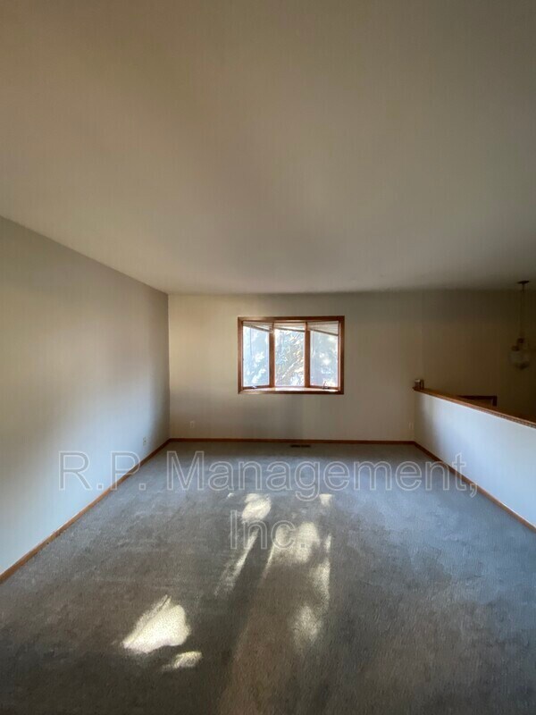 Foto del edificio - 1425 Meadowmoor Dr NE