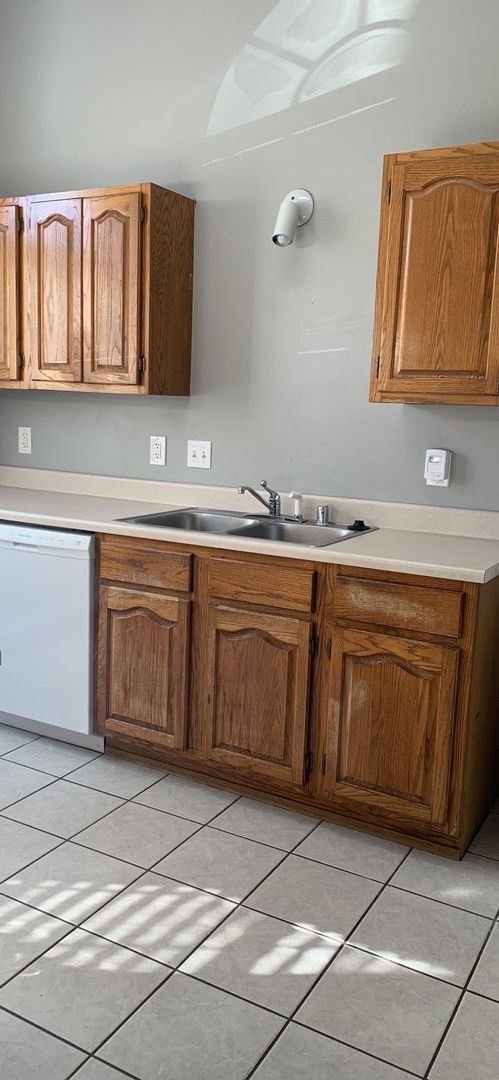 Building Photo - 3 Bedroom Duplex Available Soon in Fayette...