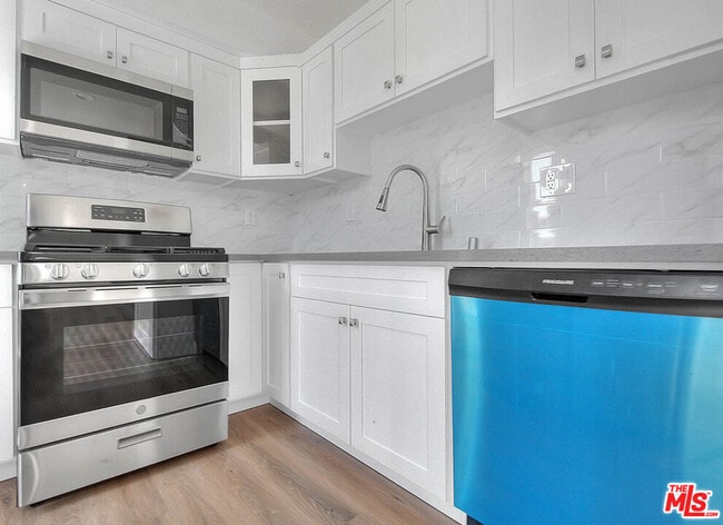 Building Photo - 1013 N Wilton Pl