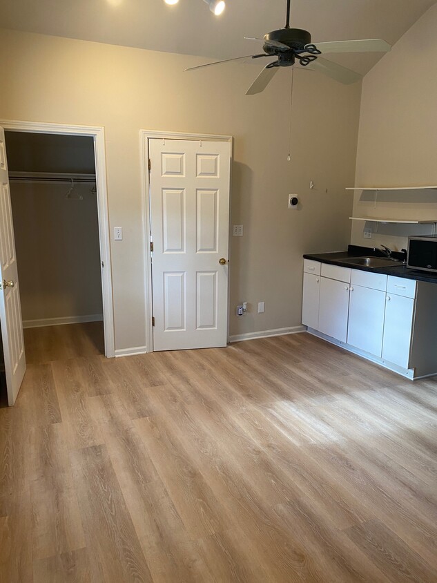 Área de cocina - 11 Smith Dr