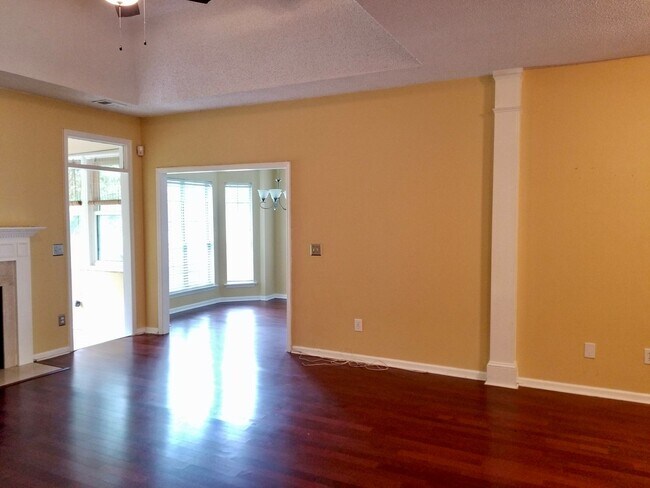 Building Photo - Lovely 3 bedroom home in Belle Hall - Mt. ...
