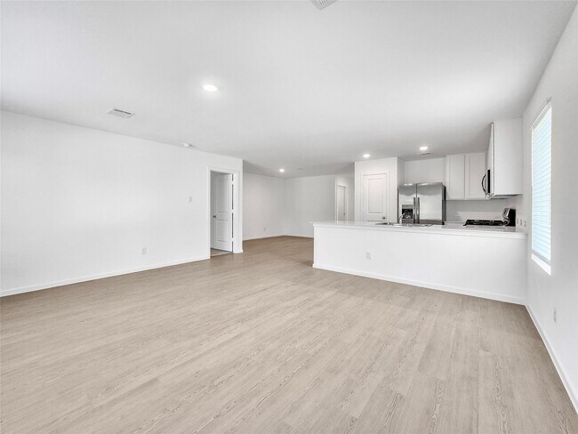 Foto del edificio - 25660 Rose Creek Dr