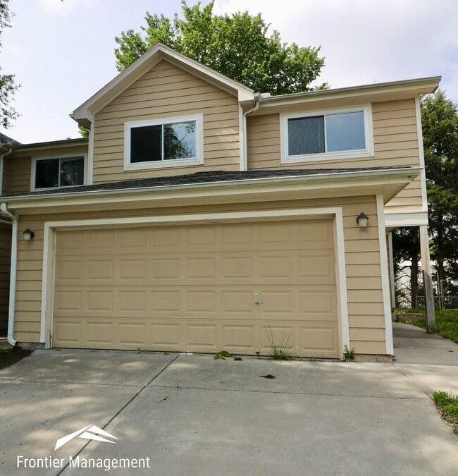 Building Photo - 906-908 Kramer