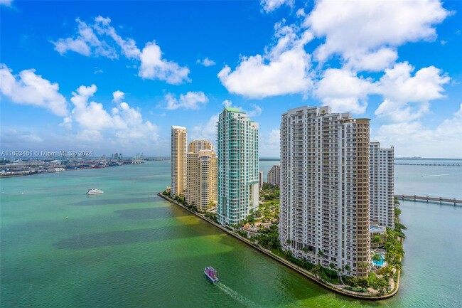 Foto del edificio - 300 Biscayne Boulevard Way