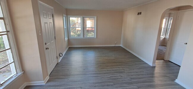 Building Photo - 1819 S 24th St