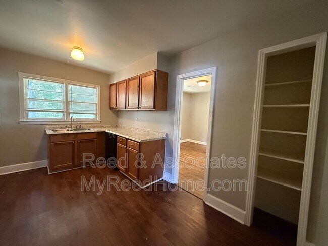 Foto del edificio - 7618 Marvin Rd