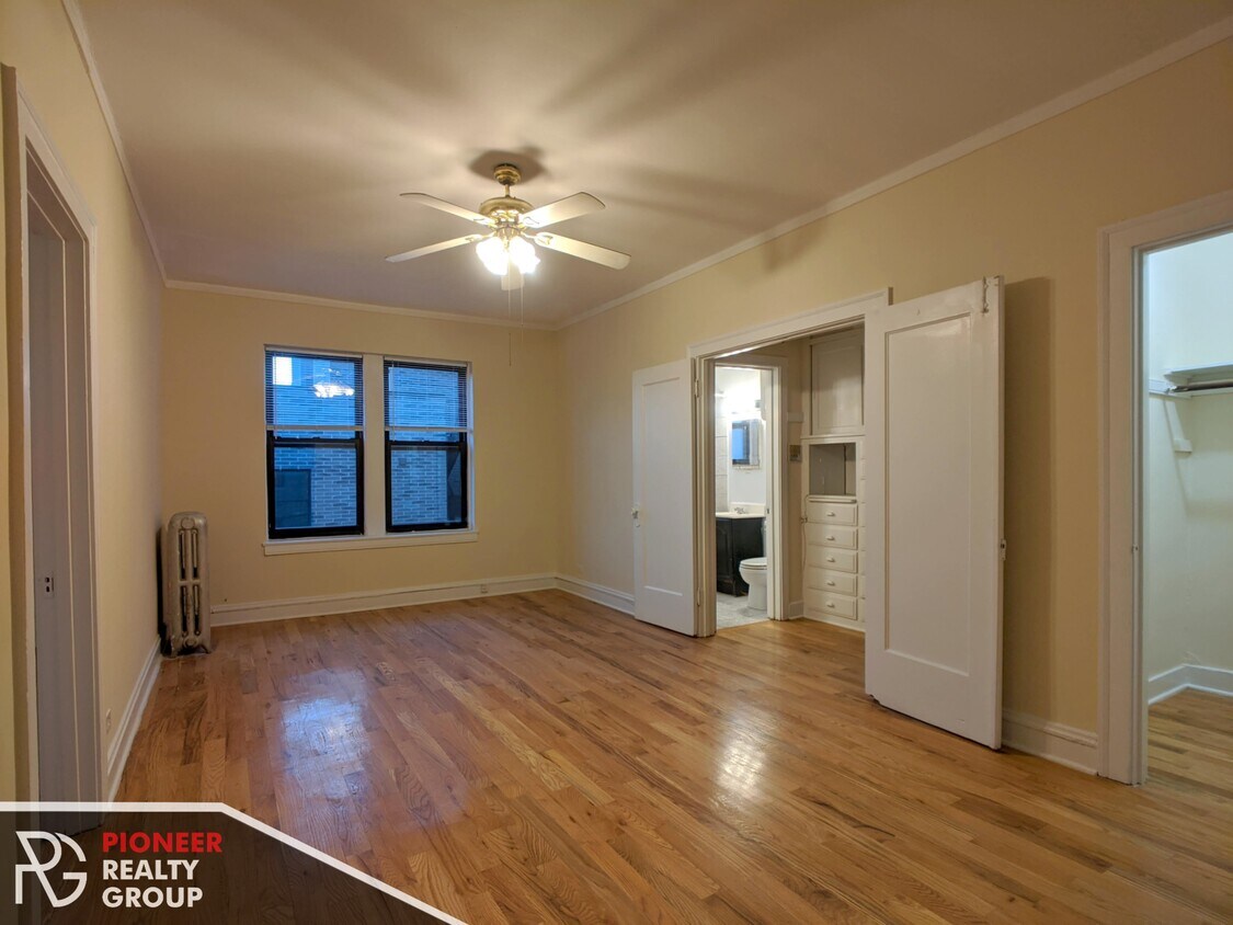 Foto principal - 4853 N Damen Ave