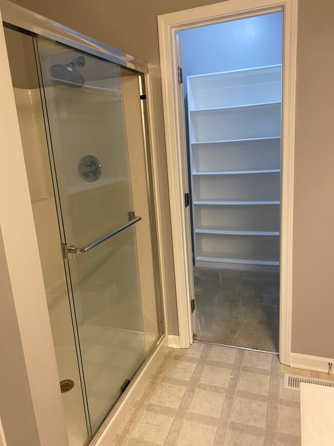 Building Photo - 246 N Ferrel St