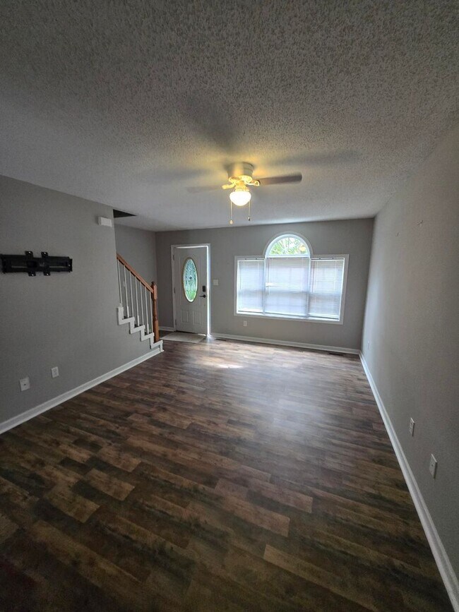 Building Photo - Spacious 2-Bedroom Townhome – Private Deck...