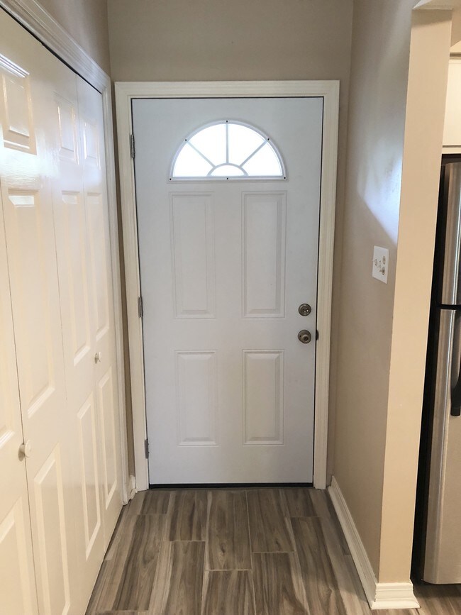 12324 S Harrells Ferry Rd, Baton Rouge, LA 70816 Townhome Rentals in