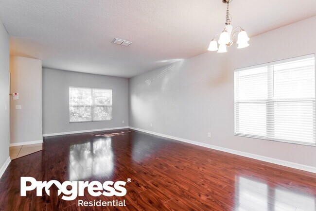 Building Photo - 7211 Wakeview Dr