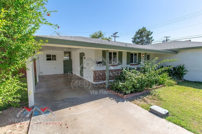 Building Photo - 3409 E Indianola Ave