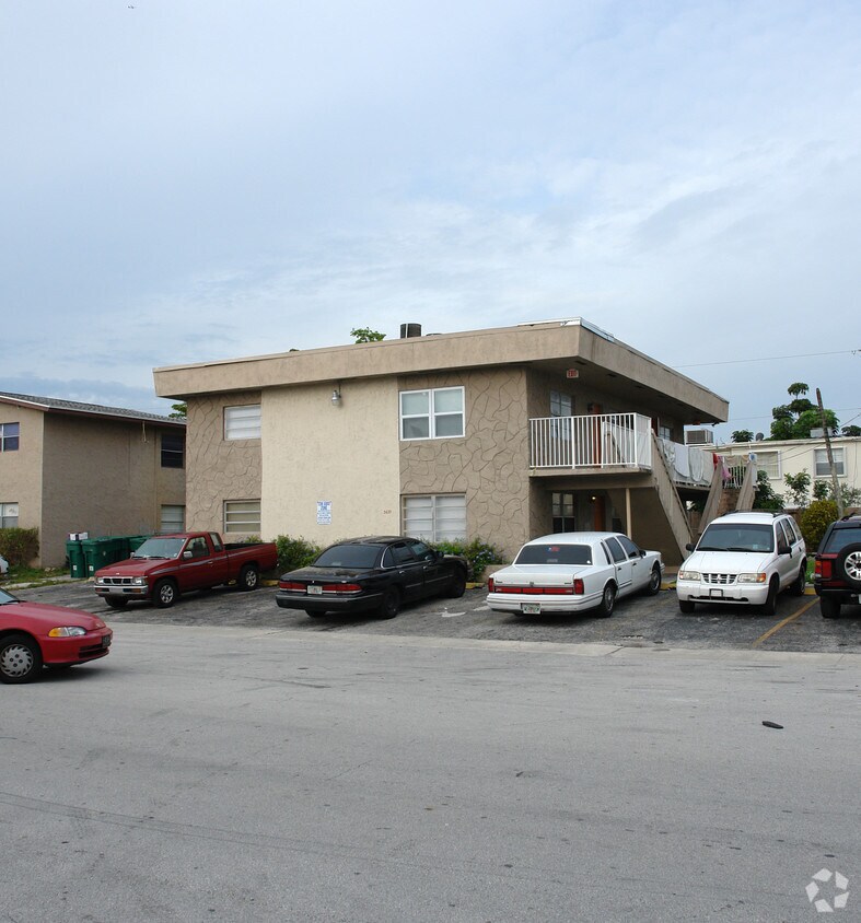 Primary Photo - 3661-3671 SW 60th Ave