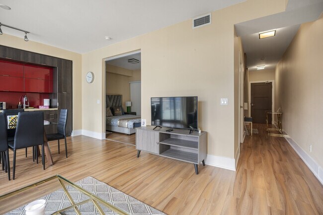 Photo du bâtiment - 300 Front St W