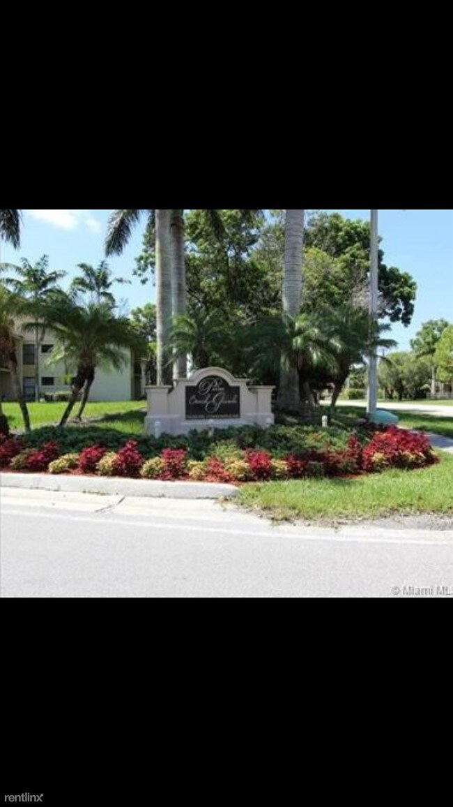 Foto del edificio - 1524 Lake Crystal Dr