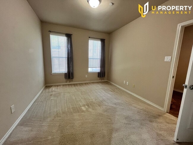 Building Photo - 15831 Breedlove Pl