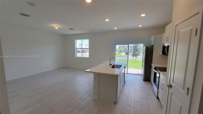 Foto del edificio - 1759 SE 8th Terrace